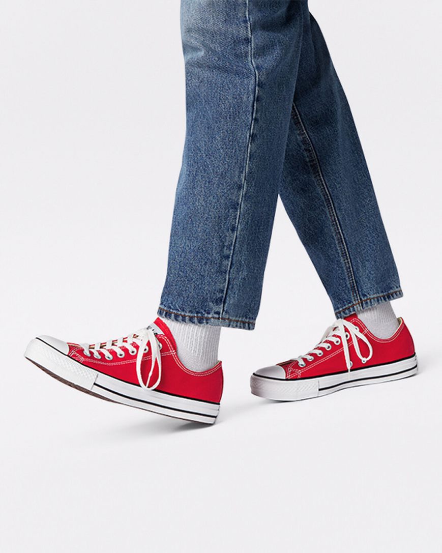 Red Converse Chuck Taylor All Star Classic Women's Low Top Shoes | KNI7915K3